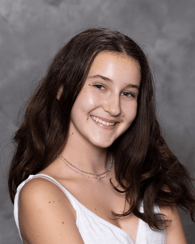 Portrait of Michelle Minikes